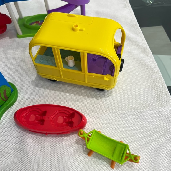 PEPPA PIG - 2 SETS!!! Doesn’t include Tree House anymore!!!! - Picture 7 of 12
